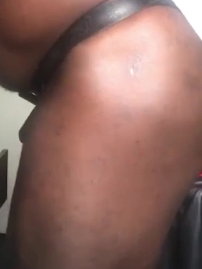 Black mature kinky muscle: Lange Verbale Zwarte Gespierde Kont Prostaatspel Scènes