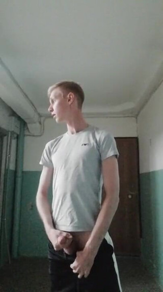 Dick Boys Studio: Décidé de se branler à l'entrée