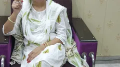 Schöne indische punjabi-stiefmutter muschi und arsch hart von stiefsohn Vivek gefickt