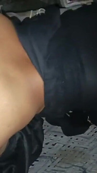 Desi Bhabhi zerżnięta w czarnym garniturze salwar w pieska