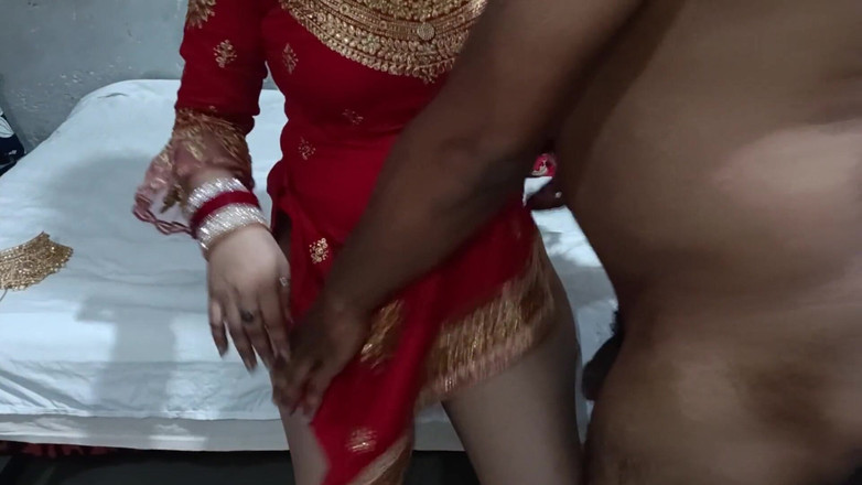 Vamika: Yeni evli kadının çektiği ilk gece seksinin en trend viral mms...