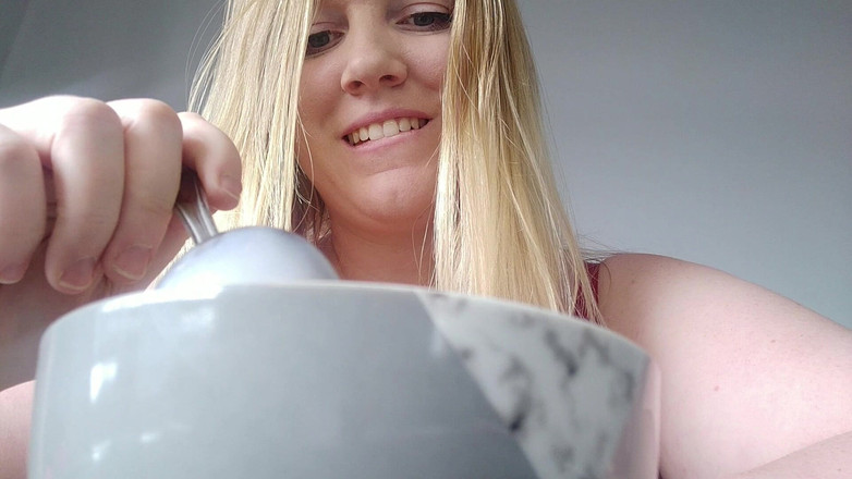 Julie_Bliss: Julie Bliss - Snídaně obryně