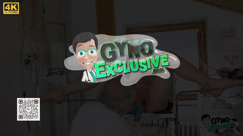 Gyno Exclusive: Sarah Simons, jeune MILF, crible du col de l’utérus