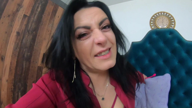 MilfyCalla: Open Your Mouth, I Want to Piss - I'll Put on...
