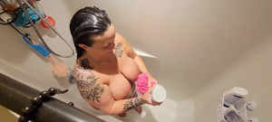 Bunee Blue: 샤워하는 걸 지켜봐