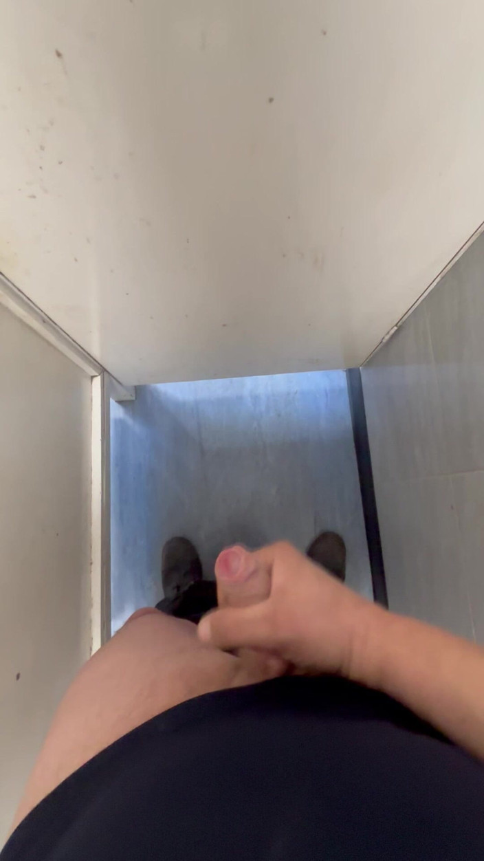 Jeffry: Wanking in Toilet