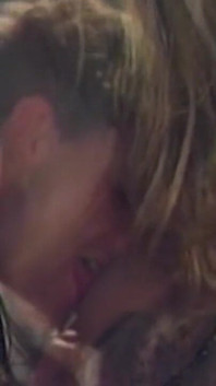 Real Horny Retro Gangbang với những con điếm sừng sỏ