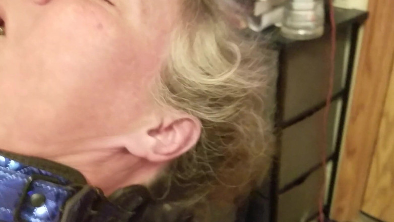 Satin Lady: Saténová Lady si hraje sama se sebou a Jrock kouří...