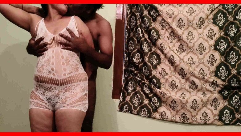 Sexy sindu: Seks berdiri panas pasangan romantik