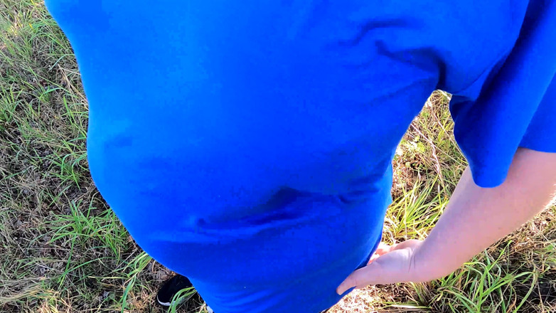 Bouncy Tits Action: Mach Dein T-shirt Hoch Zum Brüste Bestrafen