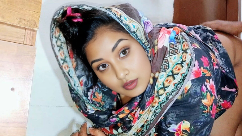 Morjenabb: Aku membujuk seorang gadis Bangladesh untuk pergi ke rumahnya dan...