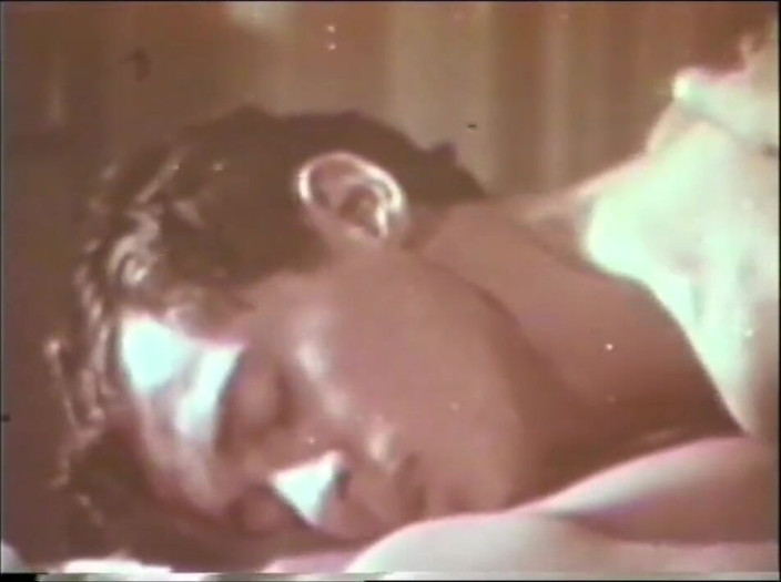 Vintage Usa: John Holmes destruye una zorra sexy tetona