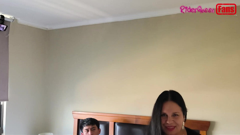 Riderqueen: Kouření macechy MILF bbw pawg - video pro fanoušky