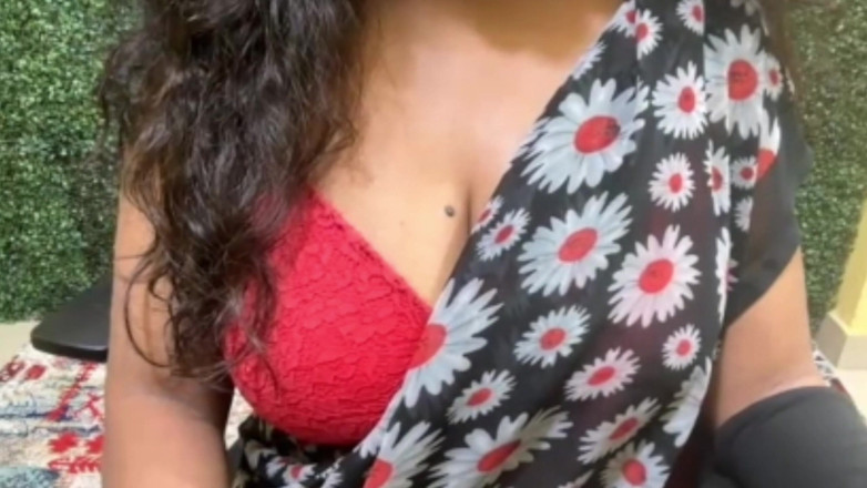 Surbhi453: Indian College Girl Love Making with Her Classmate After Class...