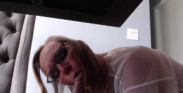 KimitheMilfMommy: Unter der tabelle action.. Ich habe einen echten schwanzlutsch-fetisch - wusstest...