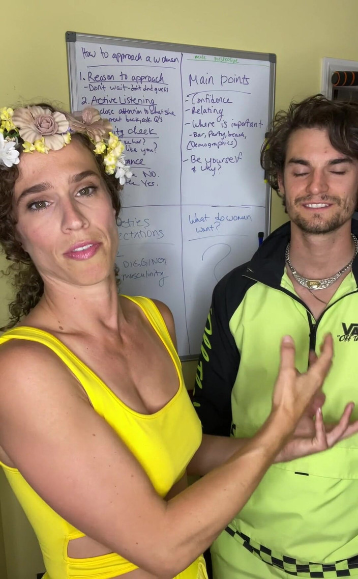 VibeWithMommy: 我们的一个惊人的粉丝要求我们制作一部如何接近一个女人的视频！因此，女性和男性视角共享