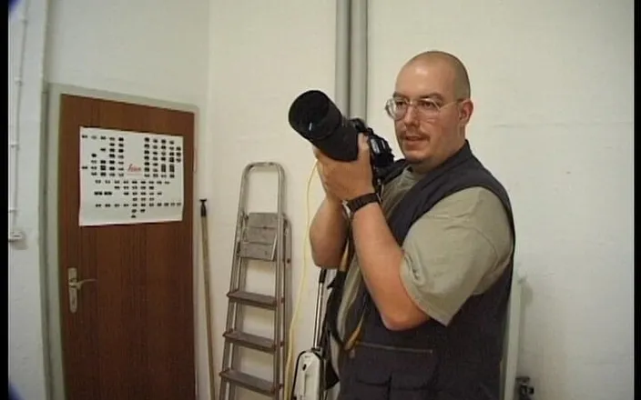 YOUR FIRST PORN: Ein ( Nicht ) Ganz Normaler Arbeitstag in Studio - a (not) Normal Working...