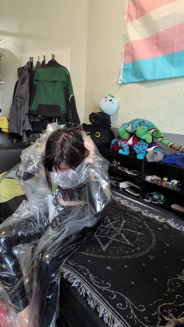 AJ_the_catgirl: Vacum selfbondage expire