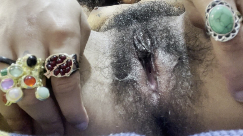 Bibi Hourani: [close-up] Latina Arabische Godin Vingert Haar Eigen Harige Poesje Tot...