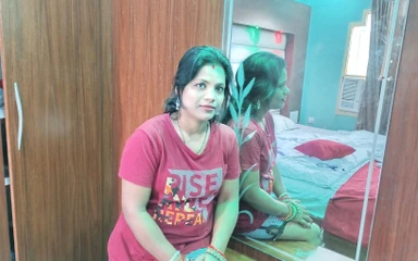 Indian Newlywed Disha Called Ex-boyfriend for Sex but Fucked with Brother in Law