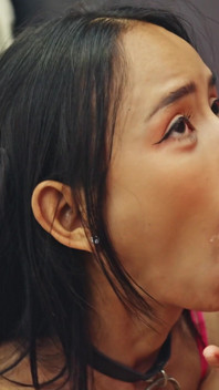 Magrinha ladyboy anal casting, treinamento de escravos e enema creme