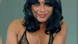 Ashwini boşalana kadar baştan çıkarıyor ve azdırıyor