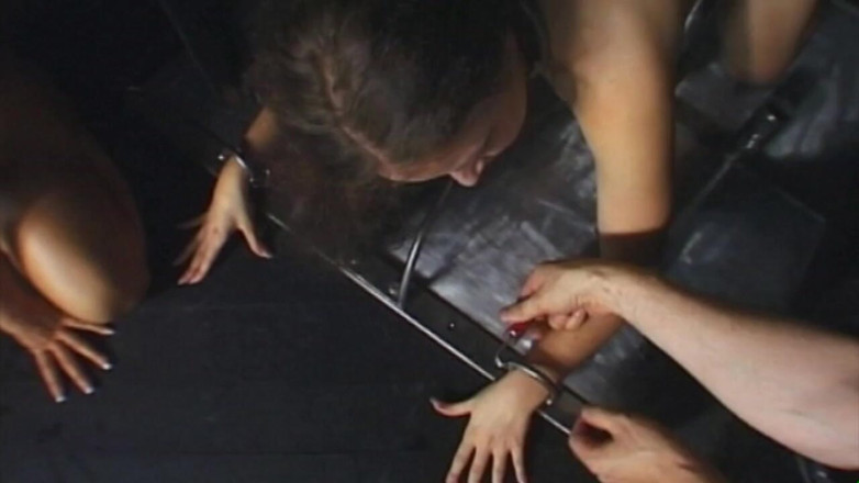 Absolute BDSM films - The original: Vibrator umilit penetrat