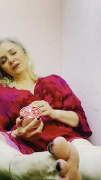 Empressbella Teases and Denies with Long and Sensual Fingers