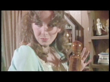 Just X Star: Сладкой сучке трудно поедать огромный член John Holmes