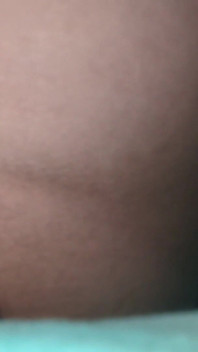 MiLF GILF si sgrilletta il culo da sola