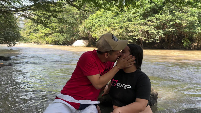 Duoafroditas: Tenho uma transa dura com um jovem latino desconhecido ao...