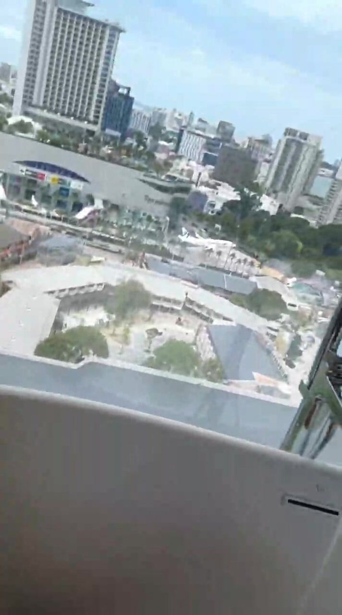 Mae Melody: Drzá ve vaně