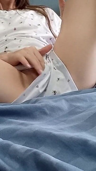 Teen Masturbation to Creamy Orgasm