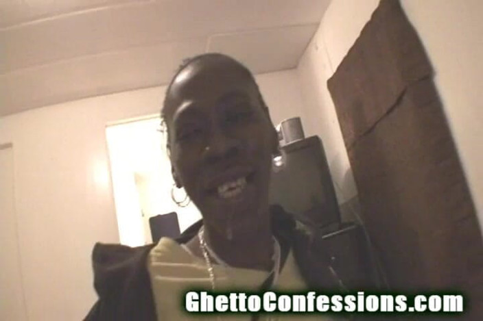 Ghetto Confessions: Otäckt mörker Svart Brud Ho suger vita bollar N kuk...