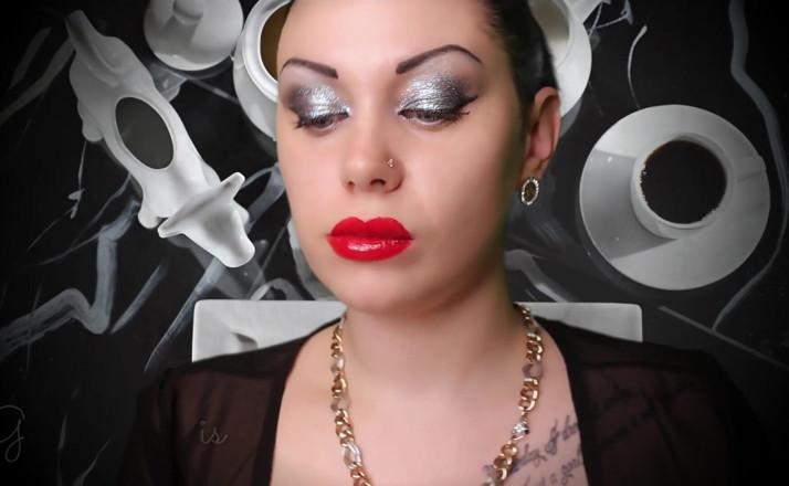 Goddess Misha Goldy: Lipsberry诱惑！崇拜，手淫和射精！撸管