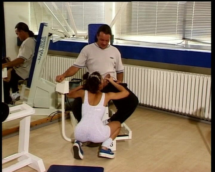 German Threesome: È una piccola teen tedesca a cui piace farsi doppiamente...