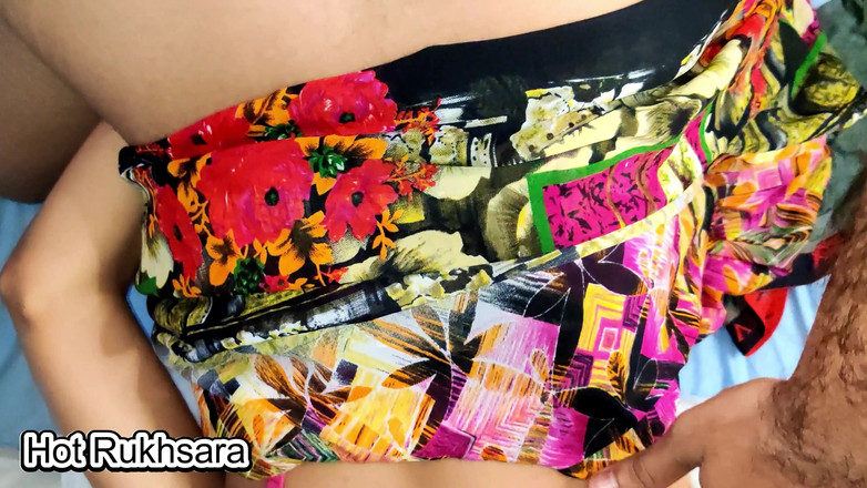 hot_rukhsara: Chị kế Desi Ấn Độ đưa âm hộ khít khao để đưa cô ấy đến lễ hội