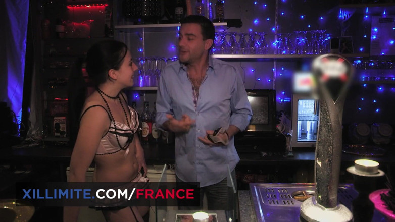 Made In France: अदला बदलने वाले सौना में गांड चुदाई