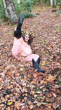 Dirty Ass Leaf Playing in Her Ass Cumming She's Not Faking