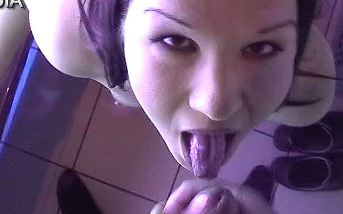 Lydia Privat: 和用户在日光浴室里