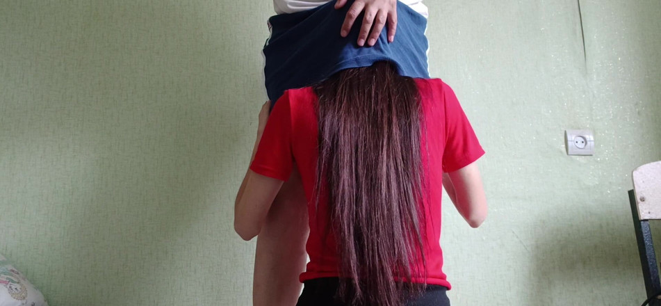 Lesbian-illusion: मेरी शर्मीली पड़ोसन बिना पूछे मेरी स्कर्ट के नीचे चढ़ गई, लेकिन मुझे यह पसंद आया