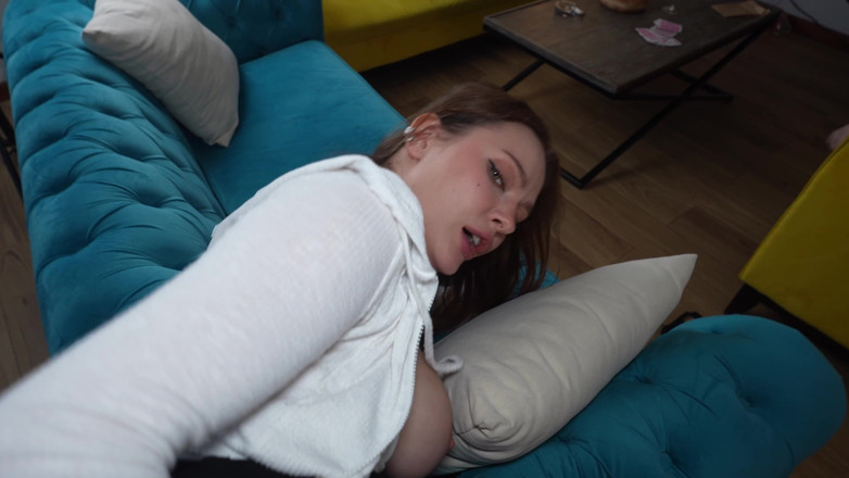 Alexa Poshspicy: 그녀는 그것에 대해 알 필요가 없습니다 의붓딸은 새아빠와 거래