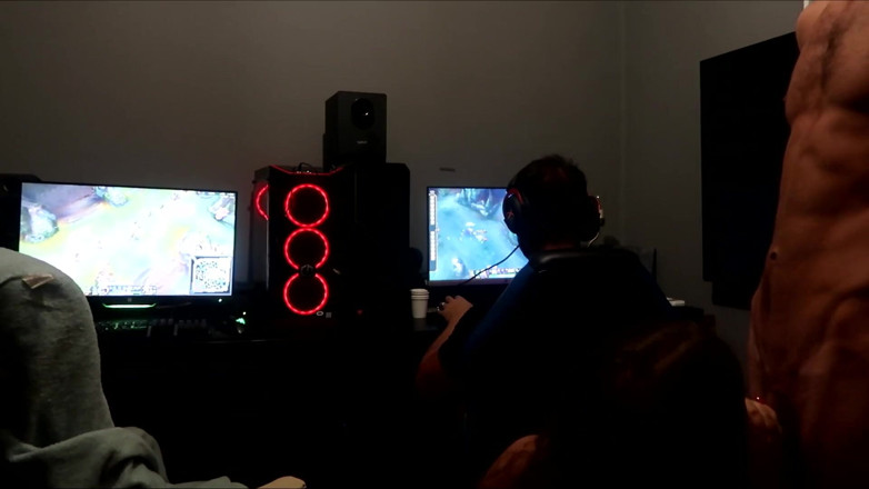 GamingCouple: Dostaje wytrysk, gdy mój rogacz mężulek gra w gry