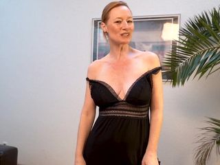 Tara Human: Hei Dragă, vrei să mă urmărești răsfățând pizda mea excitată?!