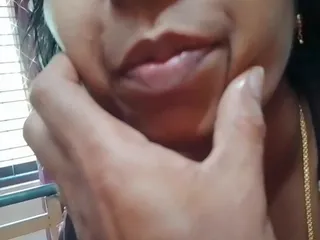남편의 자지를 빨고 자극하고 우유를 시오후키하는 Kerala