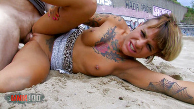 MMM100: Punk brud kommer att knullas upp till kjol av nöje