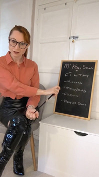 Doamna Kinks College of Filth: Domme's