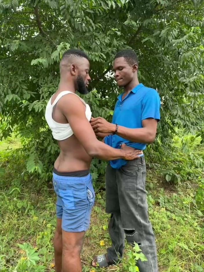 Darkskin_guy: Grob von meinem stiefvater behandelt