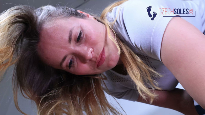 Czech Soles - foot fetish content: Godaan detail Kate dengan sepatu hak tinggi dan kaki seksi