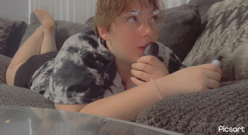 Mushroombitchx: Netflix &amp; Freddo; Fumo